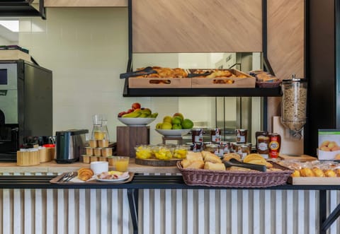 Daily buffet breakfast for a fee