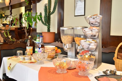Daily buffet breakfast for a fee