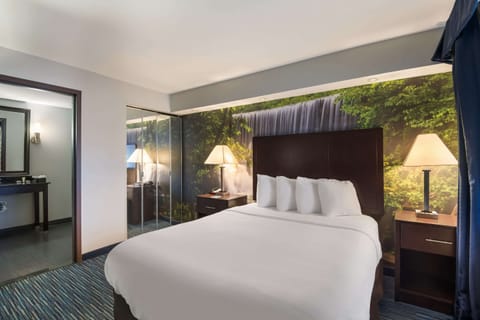 In-room safe, desk, laptop workspace, iron/ironing board
