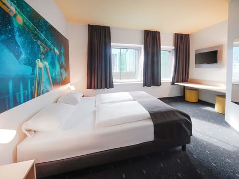 Double Room | Desk, soundproofing, WiFi (free), bed sheets