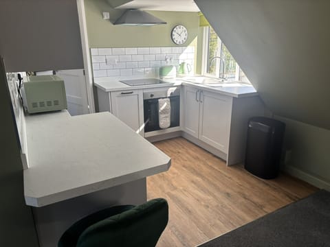 Luxury Apartment, Ensuite, Garden View (First Floor Apartment) | Private kitchen | Highchair