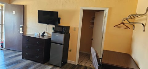 Economy Double Room, Non Smoking | Free WiFi, bed sheets