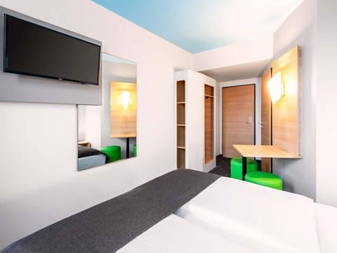 Double Room | Desk, soundproofing, WiFi (free), bed sheets