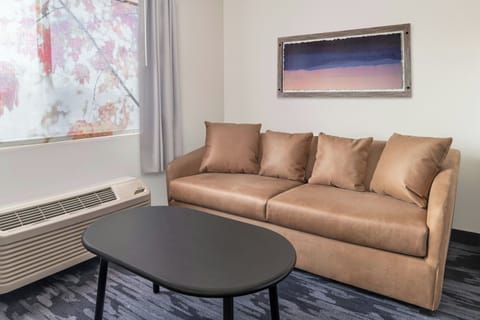 Executive Suite, 1 King Bed with Sofa bed | Living room | Smart TV, Netflix