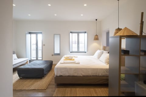 Minibar, in-room safe, soundproofing, free WiFi