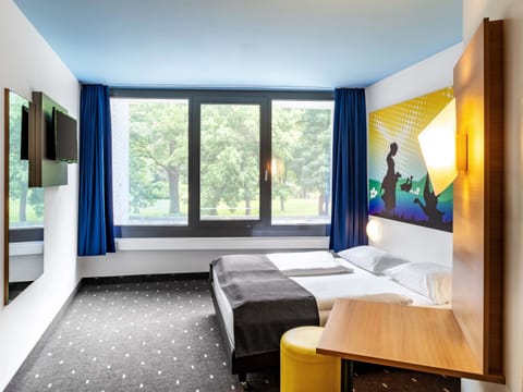 Double Room | Desk, WiFi (free), bed sheets