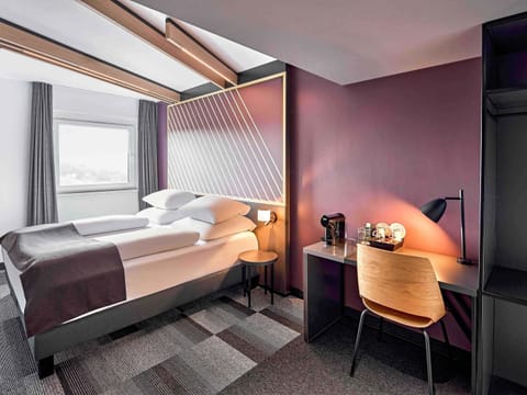 Premium Double Room | Desk, soundproofing, WiFi (free), bed sheets
