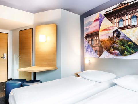 Twin Room | Desk, soundproofing, free WiFi, bed sheets