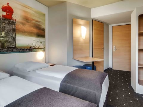 Twin Room | Hypo-allergenic bedding, desk, soundproofing, free WiFi