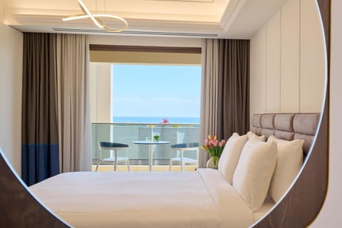 Orion Suite | Memory foam beds, minibar, in-room safe, desk