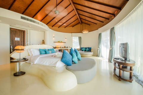 In-room safe, desk, free WiFi, bed sheets