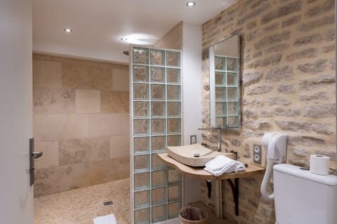 Traditional Room | Bathroom sink