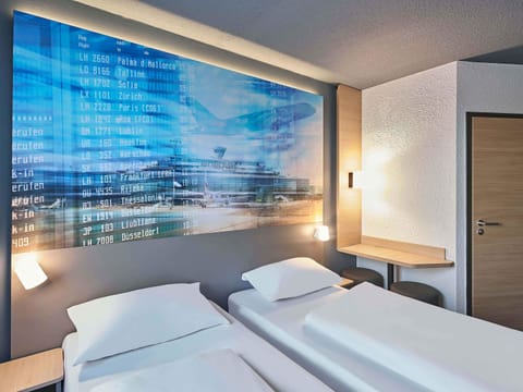 Twin Room | Desk, soundproofing, free WiFi, bed sheets