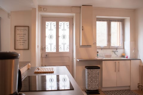 Comfort House, Ensuite (La Suite) | Shared kitchen