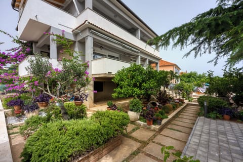Family Apartment, Multiple Bedrooms, 2 Bathrooms (Pool Apartment Bakija) | Exterior