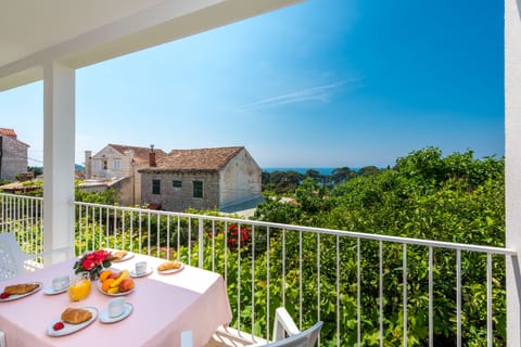 Apartment (Three-Bedroom Apartment with Balcony ) | Balcony