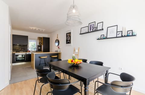 Apartment (Triplex Three-Bedroom Apartment with ) | Dining room