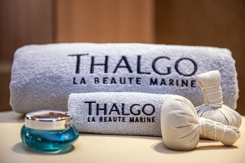 Couples treatment rooms, body treatments, body scrubs, facials