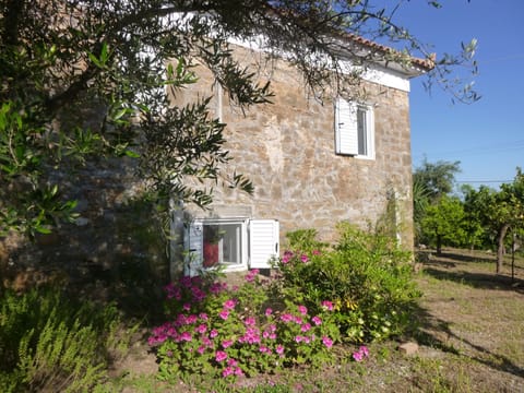 House, 6 Bedrooms, Smoking, Balcony | Front of property