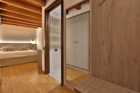 Down comforters, minibar, in-room safe, desk