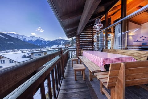 House | Balcony