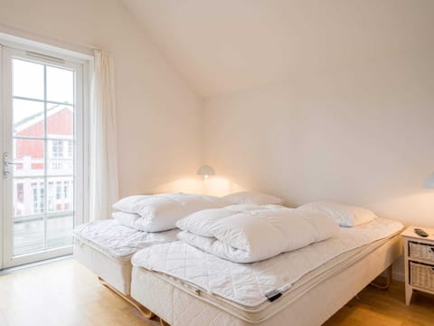 House | 3 bedrooms, bed sheets