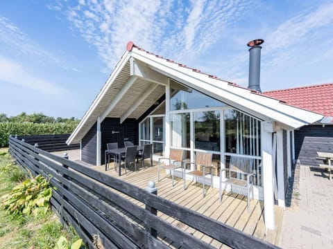 House | Outdoor dining