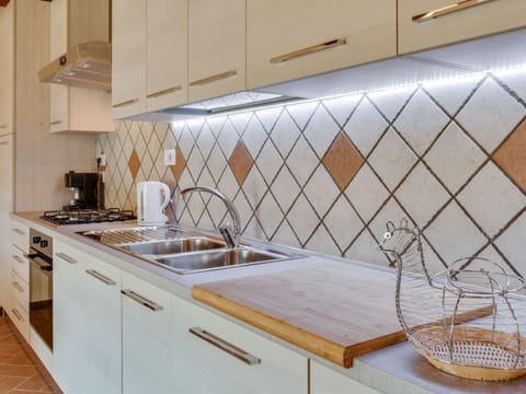 House | Private kitchen | Electric kettle, toaster, highchair