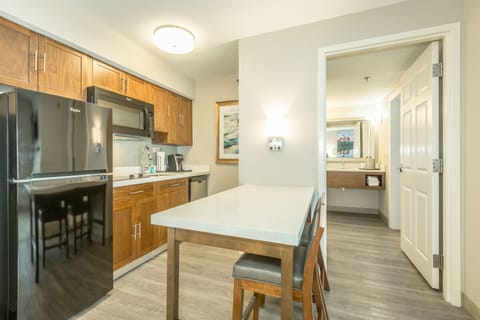 In-room safe, desk, laptop workspace, iron/ironing board