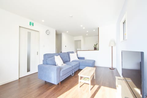 Private Vacation Home | Living area | Flat-screen TV