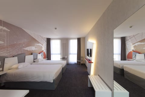 Standard Room, 2 Twin Beds | Individually decorated, individually furnished, desk, blackout drapes