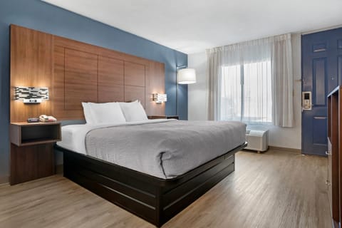 Desk, iron/ironing board, free cribs/infant beds, rollaway beds