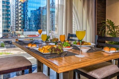 Daily continental breakfast (AED 45 per person)