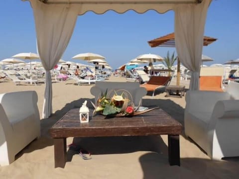Private beach nearby, free beach cabanas, sun loungers, beach umbrellas
