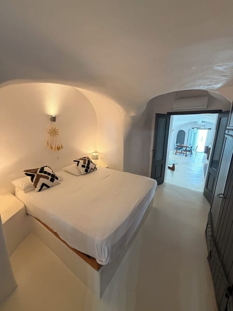 Honeymoon Suite (Love) | In-room safe, individually furnished, soundproofing, iron/ironing board