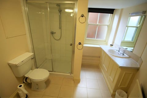 Standard Twin Room, Ensuite | Bathroom