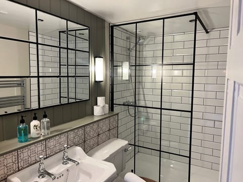 Deluxe Double Room, Ensuite | Bathroom