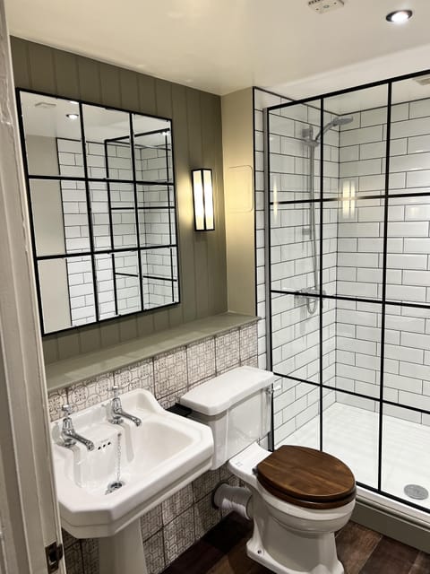 Twin Room, Ensuite | Bathroom