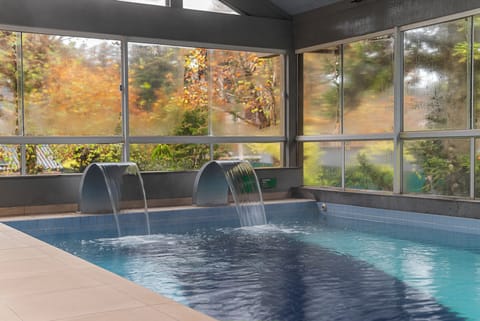 Indoor pool, sun loungers