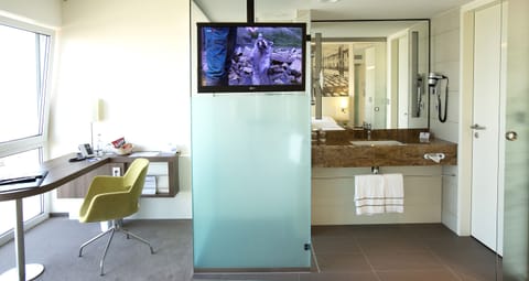 Shower, hair dryer, bathrobes, slippers