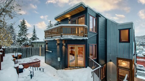 House, 4 Bedrooms | Exterior