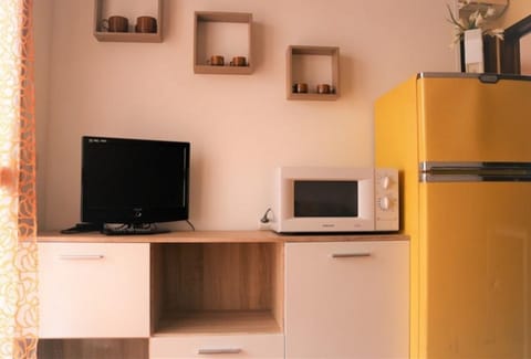 Apartment, 2 Bedrooms, Balcony, City View | Lounge