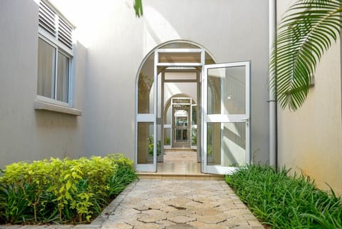 Room, 1 Bedroom, Accessible, Smoking | Hallway