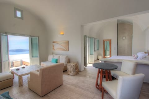 Deluxe Suite, Sea View (Azure) | Minibar, in-room safe, desk, soundproofing
