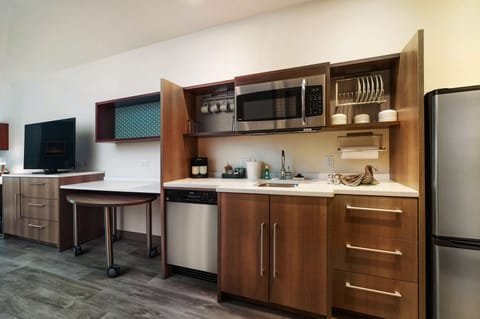 Fridge, microwave, dishwasher, coffee/tea maker