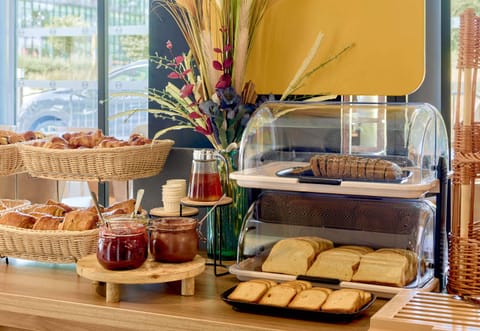 Daily buffet breakfast for a fee