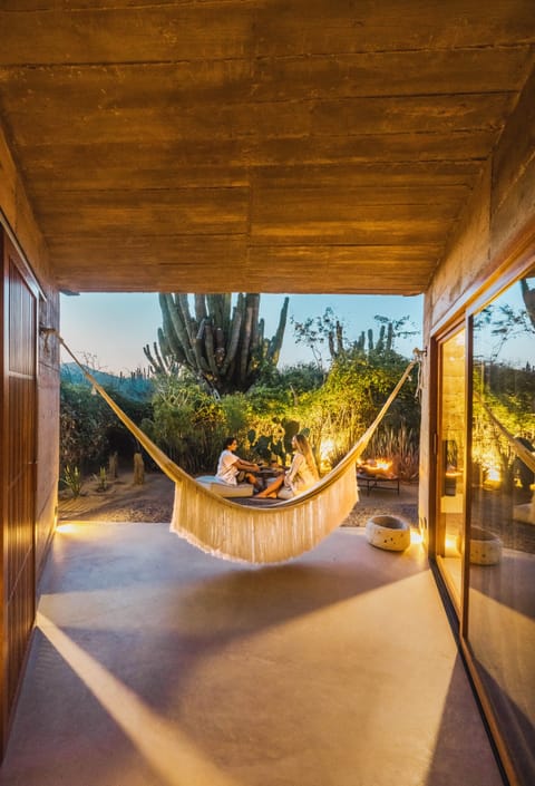 Garden Suite Hammock - 1 King Bed | Premium bedding, down comforters, memory foam beds
