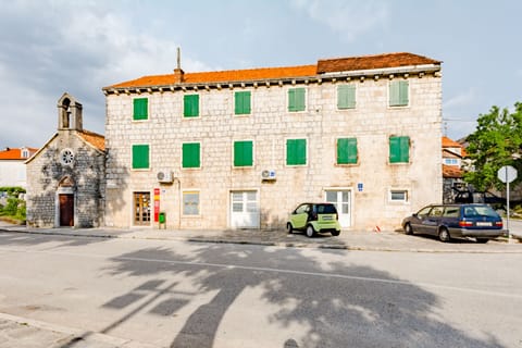 Apartment (Three Bedroom Apartment) | Exterior