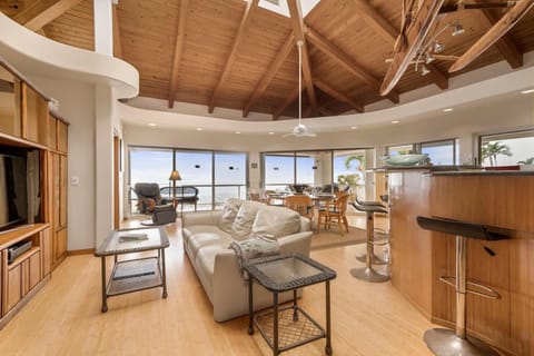 House, Multiple Beds, Patio, Ocean View (Kona Wa'a Paradise Getaway) | Living area | 42-inch flat-screen TV with digital channels