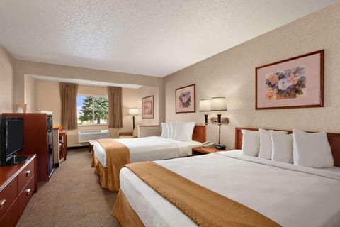 Studio Suite, 2 Queen Beds, Non Smoking | In-room safe, iron/ironing board, WiFi (free), bed sheets